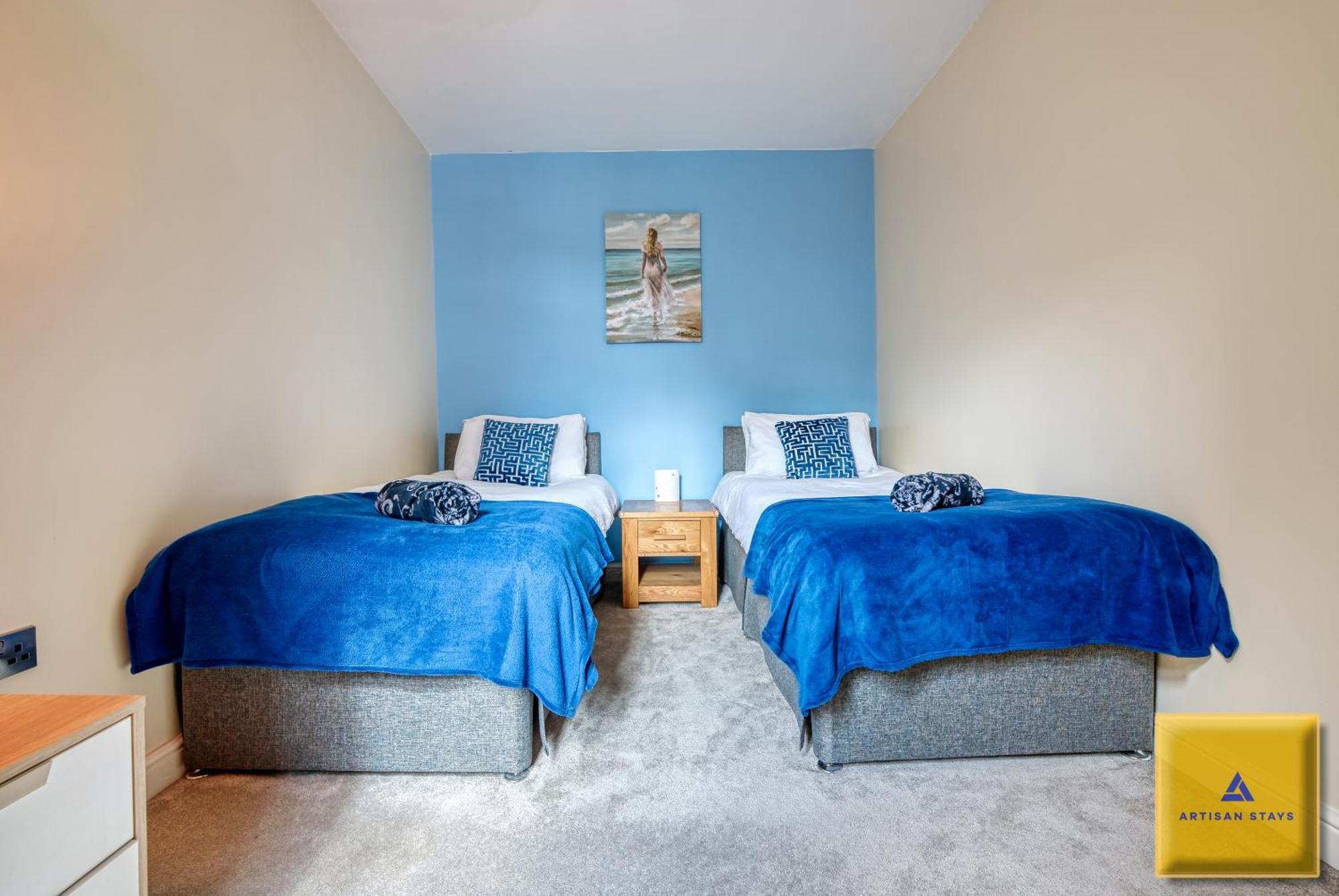 קובנטרי 4 Bedroom, 6 Beds, 3 Bathrooms, Near Nec & Birmingham Airport, Business, Contractor And Family Friendly, Free Wi-Fi, Free Parking מראה חיצוני תמונה