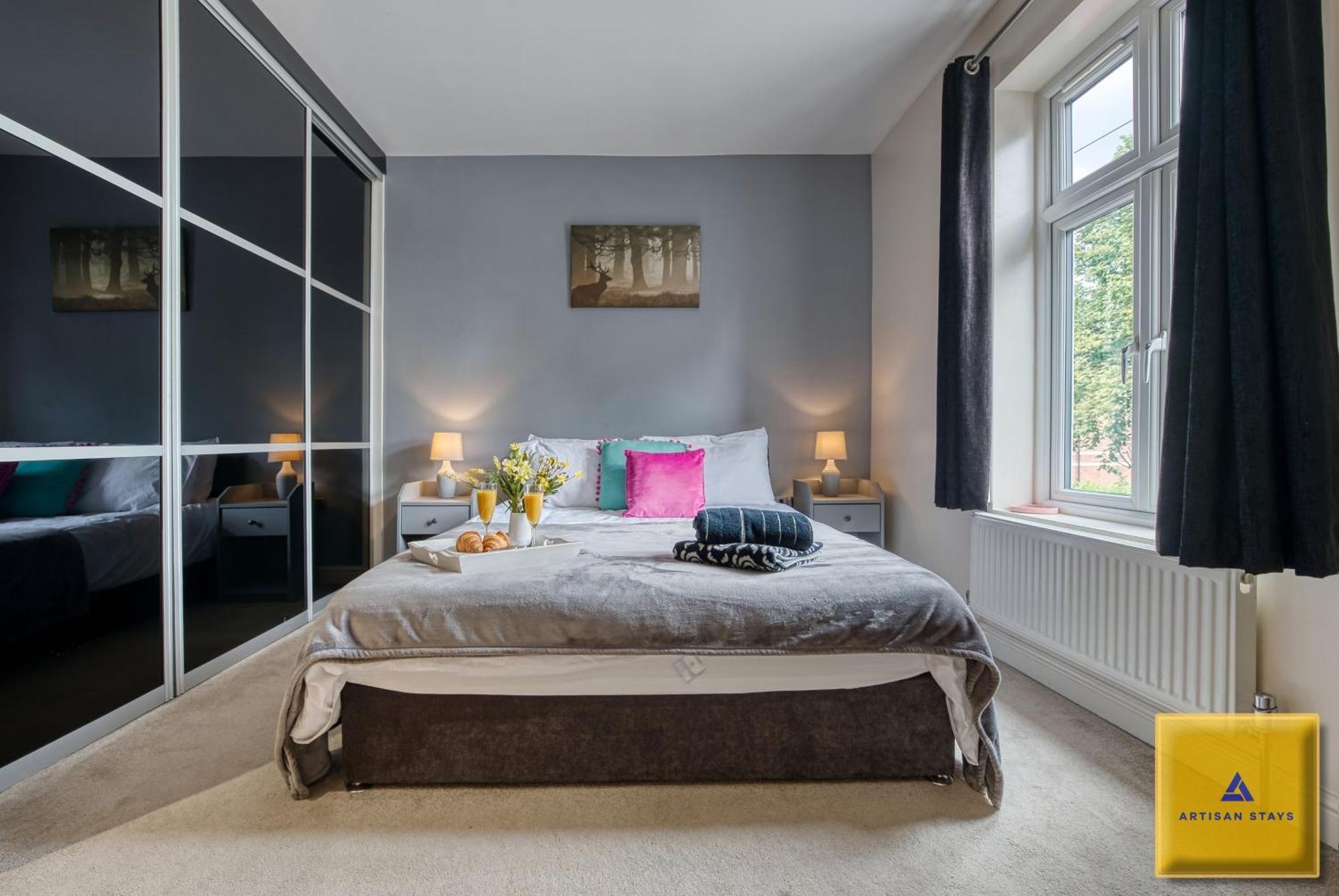 קובנטרי 4 Bedroom, 6 Beds, 3 Bathrooms, Near Nec & Birmingham Airport, Business, Contractor And Family Friendly, Free Wi-Fi, Free Parking מראה חיצוני תמונה